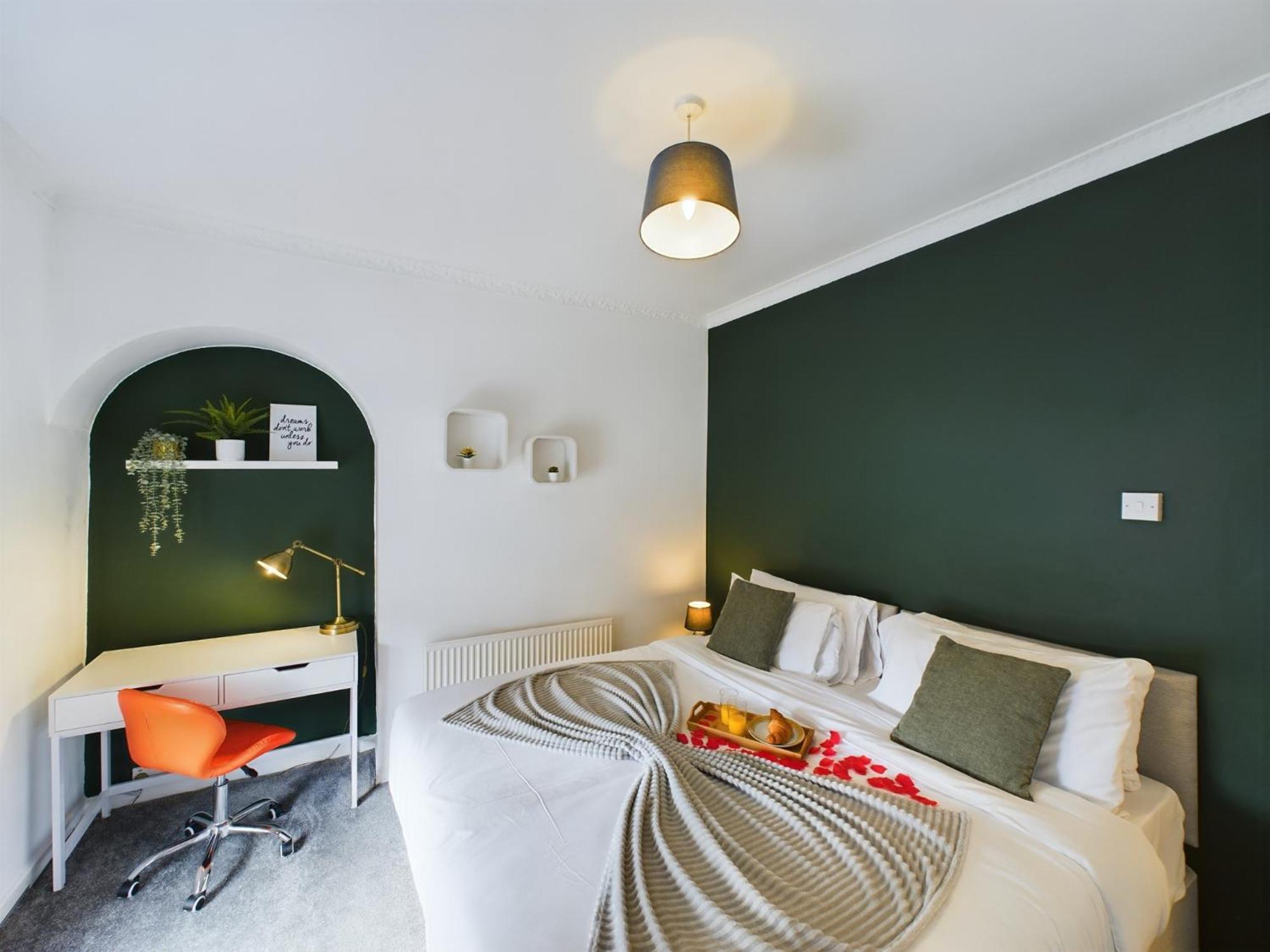 Charming Apartments - Cosy Retreat - Short Drive To City Centre - Free Parking Liverpool Exteriör bild