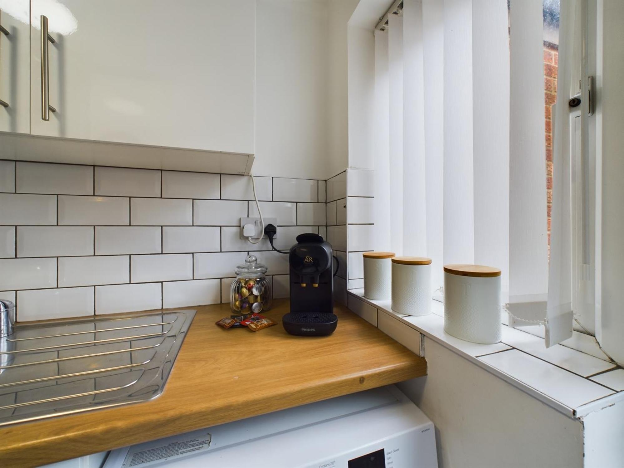 Charming Apartments - Cosy Retreat - Short Drive To City Centre - Free Parking Liverpool Exteriör bild